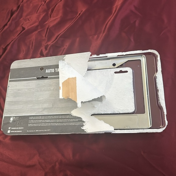 Clevelandnd Cavaliers Licence Plate Cover♥️💛 - Picture 2 of 3